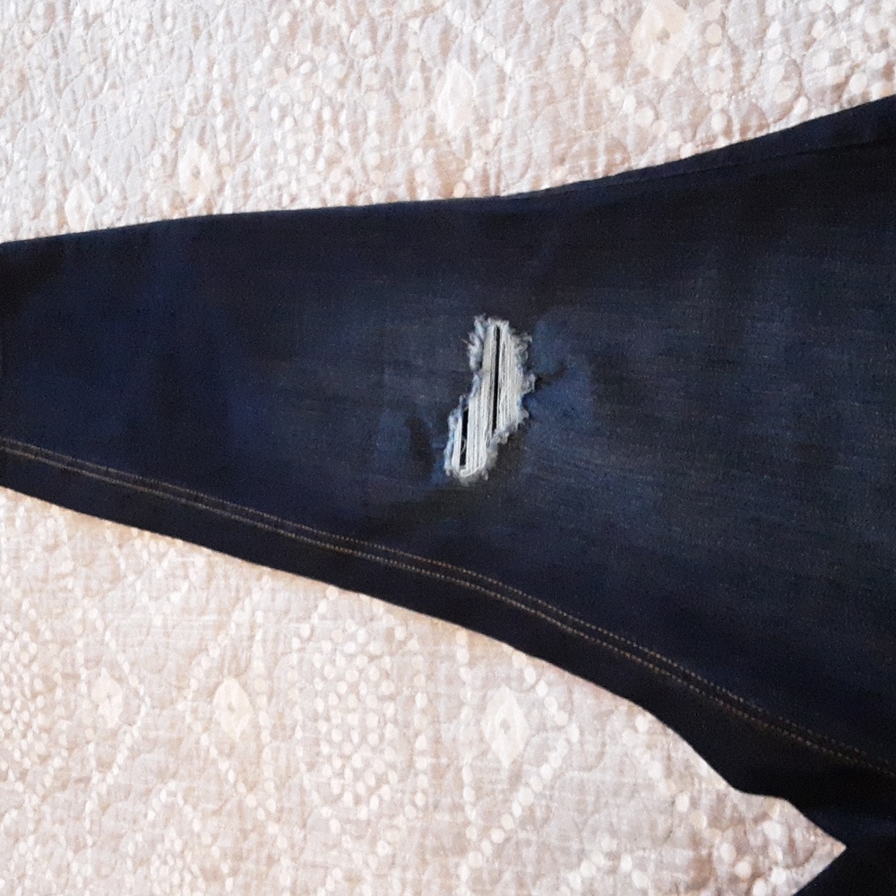 Time and True Womans 18Petite distressed skinny jeans - Picture 4 of 6
